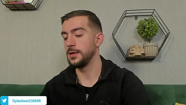 Snapshot of Dylan_Best chatting on October 6, 2025, 2:02 am Dylan Best online show from October 6, 2025, 2:02 am