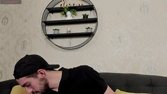 Snapshot of Dylan_Best chatting on February 6, 2026, 11:01 pm Dylan Best online show from February 6, 2026, 11:01 pm