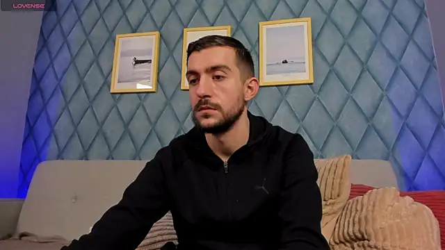 Snapshot of Dylan_Best chatting on March 19, 2025, 7:40 am Dylan Best online show from March 19, 2025, 7:40 am