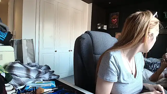 Snapshot of short_sweetpea chatting on September 27, 2025, 12:44 pm short sweetpea online show from September 27, 2025, 12:44 pm