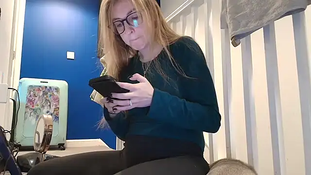 Snapshot of short_sweetpea chatting on October 19, 2025, 10:40 am short sweetpea online show from October 19, 2025, 10:40 am