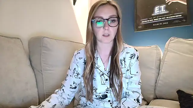 Snapshot of short_sweetpea chatting on September 28, 2025, 9:00 pm short sweetpea online show from September 28, 2025, 9:00 pm