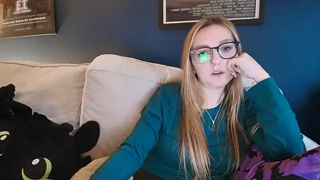 Snapshot of short_sweetpea chatting on October 21, 2025, 4:39 pm short sweetpea online show from October 21, 2025, 4:39 pm