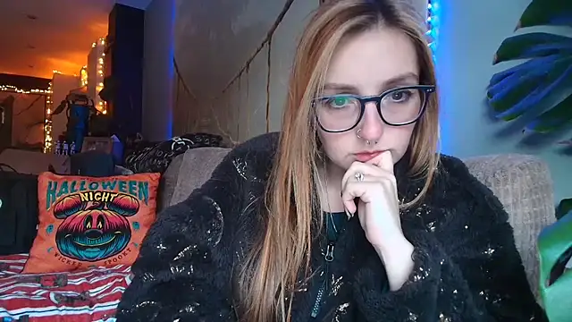 Snapshot of short_sweetpea chatting on October 5, 2025, 5:14 pm short sweetpea online show from October 5, 2025, 5:14 pm