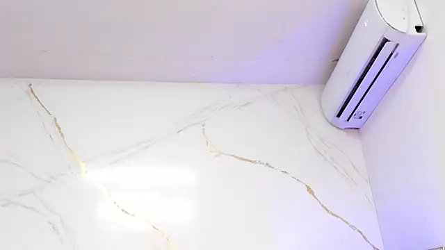 IsiisLovei online show from September 26, 2025, 2:35 pm