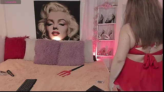 sofiiBell online show from October 24, 2025, 1:04 am