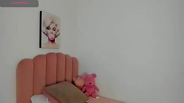 julieth sanz online show from March 22, 2025, 3:42 pm