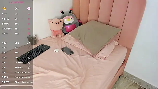 julieth sanz online show from February 21, 2025, 12:06 pm