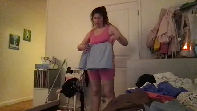 HYPHYtype online show from September 17, 2025, 3:52 am