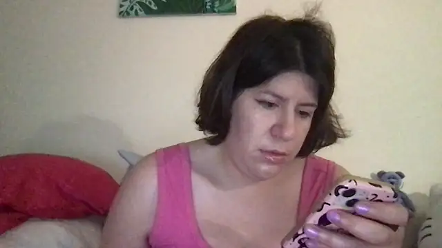 Snapshot of HYPHYtype chatting on February 26, 2026, 9:15 pm HYPHYtype online show from February 26, 2026, 9:15 pm