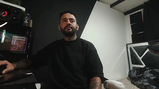 Snapshot of TeddyGominola_ chatting on October 17, 2025, 9:49 pm TeddyGominola online show from October 17, 2025, 9:49 pm