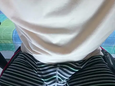 Snapshot of TeddyGominola_ chatting on February 8, 2025, 10:08 pm TeddyGominola online show from February 8, 2025, 10:08 pm