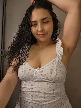 Snapshot of Lucy_Marin chatting on October 15, 2025, 2:36 pm Lucy Marin online show from October 15, 2025, 2:36 pm