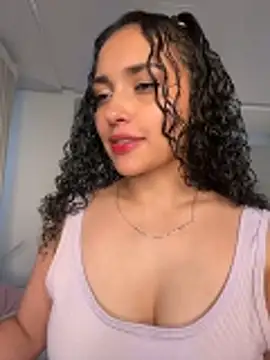 Snapshot of Lucy_Marin chatting on October 8, 2025, 9:26 pm Lucy Marin online show from October 8, 2025, 9:26 pm