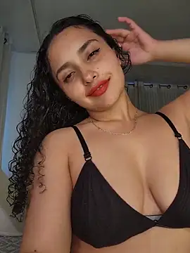 Snapshot of Lucy_Marin chatting on February 17, 2026, 4:37 pm Lucy Marin online show from February 17, 2026, 4:37 pm