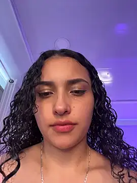 Snapshot of Lucy_Marin chatting on October 7, 2025, 9:38 pm Lucy Marin online show from October 7, 2025, 9:38 pm