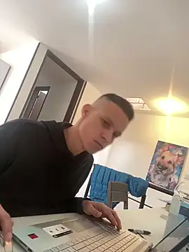 yequeal online show from March 4, 2025, 5:34 pm