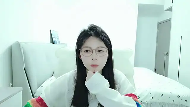 Sunset glow online show from February 8, 2026, 3:21 pm