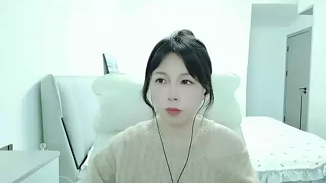 Snapshot of Sunset_glow chatting on October 25, 2025, 10:58 am Sunset glow online show from October 25, 2025, 10:58 am