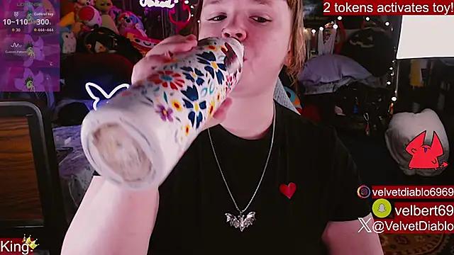 VelvetDiablo online show from May 19, 2026, 11:56 pm