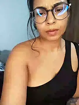 Snapshot of Ivanna2 chatting on December 19, 2024, 3:18 am Ivanna2 online show from December 19, 2024, 3:18 am