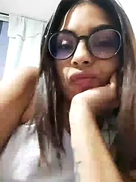 Snapshot of Ivanna2 chatting on January 22, 2025, 11:32 pm Ivanna2 online show from January 22, 2025, 11:32 pm