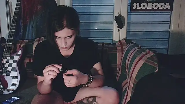 sademobeer online show from September 23, 2025, 5:36 am