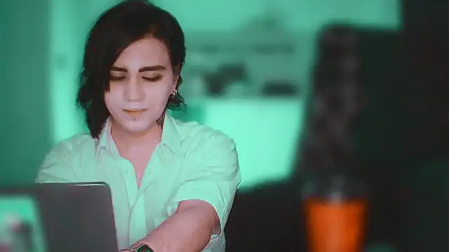 sademobeer online show from April 10, 2026, 6:04 pm