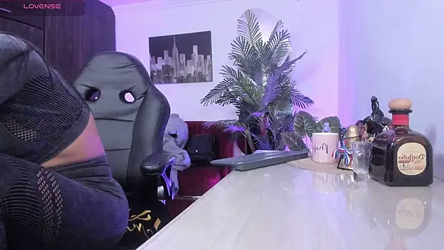 Snapshot of Amaia_Bushida chatting on March 9, 2025, 5:22 am Amaia Bushida online show from March 9, 2025, 5:22 am