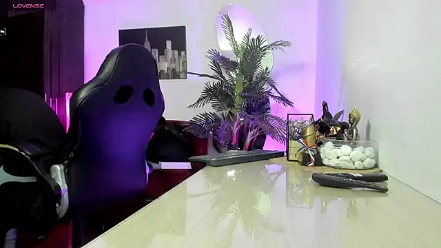 Snapshot of Amaia_Bushida chatting on September 13, 2025, 2:33 am Amaia Bushida online show from September 13, 2025, 2:33 am