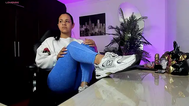 Snapshot of Amaia_Bushida chatting on September 24, 2025, 2:18 am Amaia Bushida online show from September 24, 2025, 2:18 am