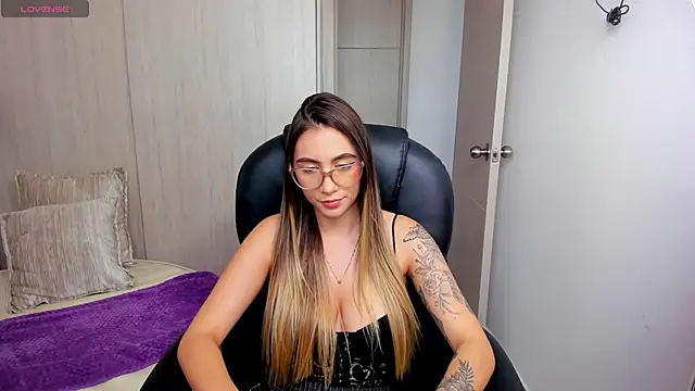 Snapshot of StacyConner chatting on October 28, 2025, 8:19 pm StacyConner online show from October 28, 2025, 8:19 pm