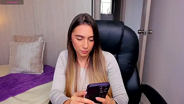 Snapshot of StacyConner chatting on November 13, 2025, 8:24 pm StacyConner online show from November 13, 2025, 8:24 pm