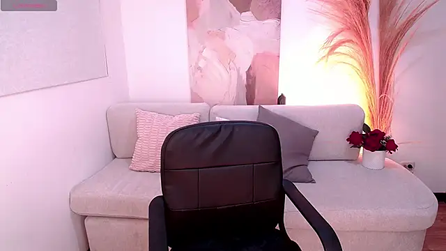 Snapshot of VictoriaLeia chatting on October 7, 2025, 1:50 am VictoriaLeia online show from October 7, 2025, 1:50 am