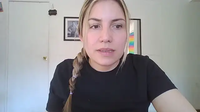 Snapshot of alaanna_new chatting on October 15, 2025, 8:39 pm alaanna new online show from October 15, 2025, 8:39 pm