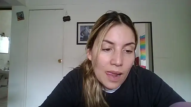 Snapshot of alaanna_new chatting on October 23, 2025, 8:18 pm alaanna new online show from October 23, 2025, 8:18 pm