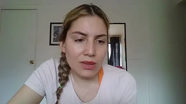 Snapshot of alaanna_new chatting on September 17, 2025, 6:10 pm alaanna new online show from September 17, 2025, 6:10 pm