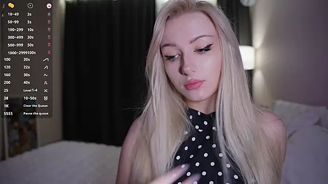 Snapshot of CatchMe1 chatting on October 26, 2025, 6:30 pm CatchMe1 online show from October 26, 2025, 6:30 pm