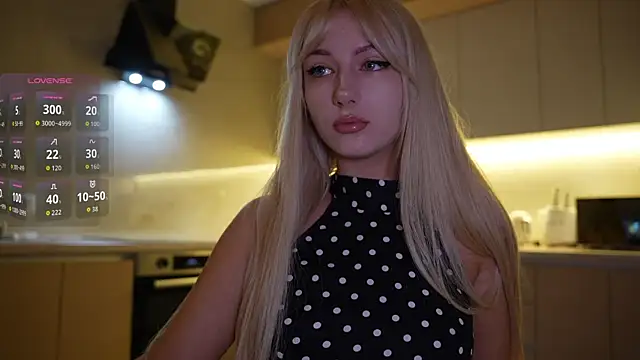 Snapshot of CatchMe1 chatting on November 1, 2025, 6:46 pm CatchMe1 online show from November 1, 2025, 6:46 pm