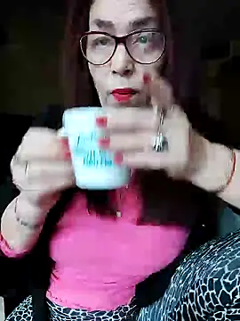 Snapshot of Love_Tina56 chatting on October 9, 2025, 5:41 am Love Tina56 online show from October 9, 2025, 5:41 am