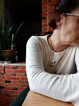 Snapshot of Love_Tina56 chatting on October 28, 2025, 6:34 am Love Tina56 online show from October 28, 2025, 6:34 am