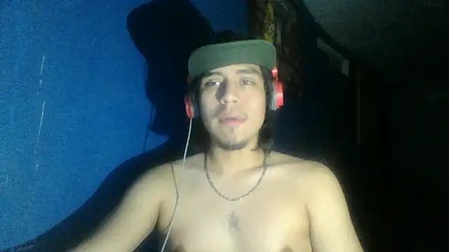 AlexAlejandro13 online show from October 13, 2025, 6:48 am
