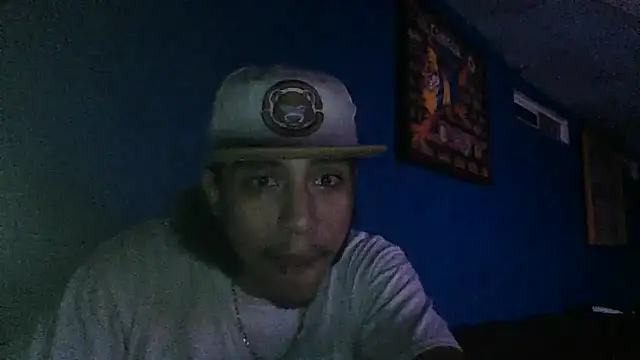 Snapshot of AlexAlejandro13 chatting on September 21, 2025, 6:29 am AlexAlejandro13 online show from September 21, 2025, 6:29 am