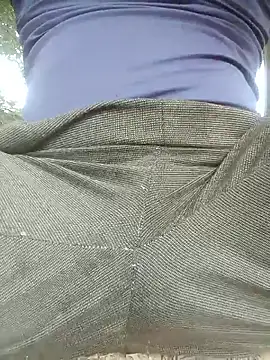 FinableKnee online show from October 12, 2025, 4:03 am