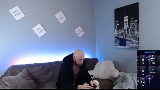 MaxRouger online show from October 28, 2025, 9:19 am