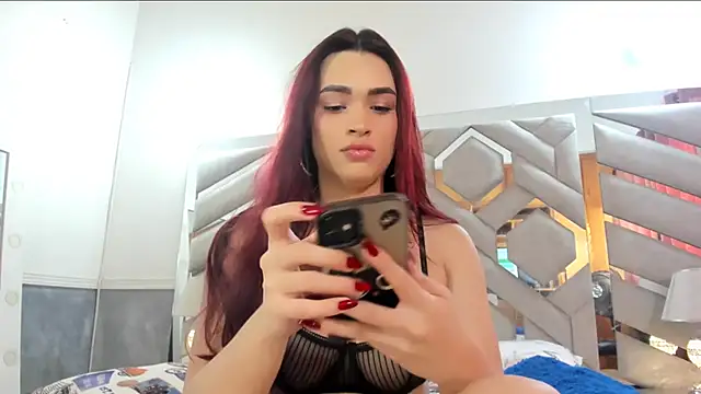 alexandra fire69x online show from September 22, 2025, 8:37 pm