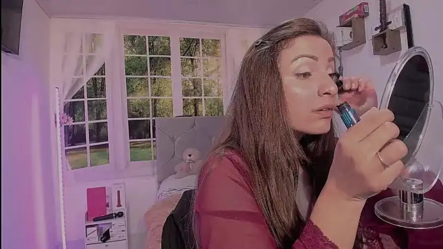 vanessabrown  online show from April 3, 2026, 12:44 pm