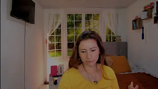 Snapshot of vanessabrown_ chatting on May 3, 2026, 2:53 pm vanessabrown online show from May 3, 2026, 2:53 pm