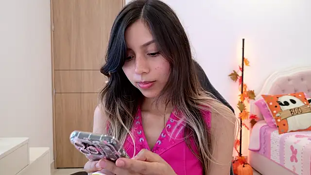 Snapshot of Sensualtease chatting on October 15, 2025, 9:12 pm Sensualtease online show from October 15, 2025, 9:12 pm