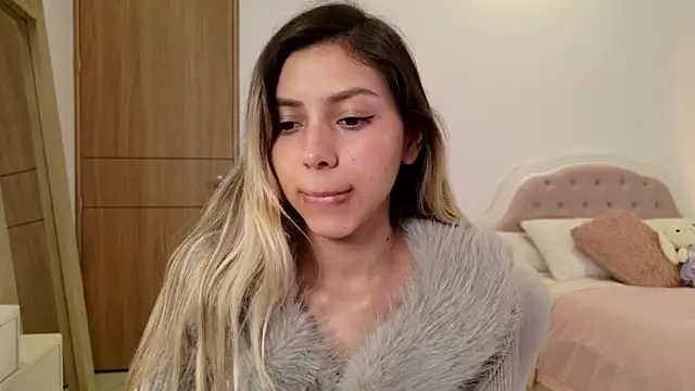 Snapshot of Sensualtease chatting on January 18, 2025, 1:41 am Sensualtease online show from January 18, 2025, 1:41 am